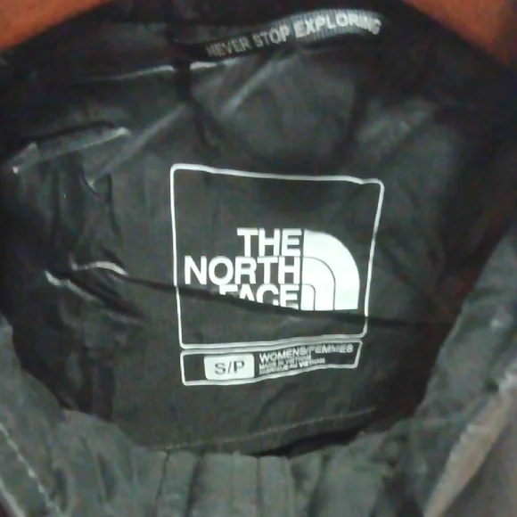 The North Face Women's Quilted Black Vest - Picture 2 of 8